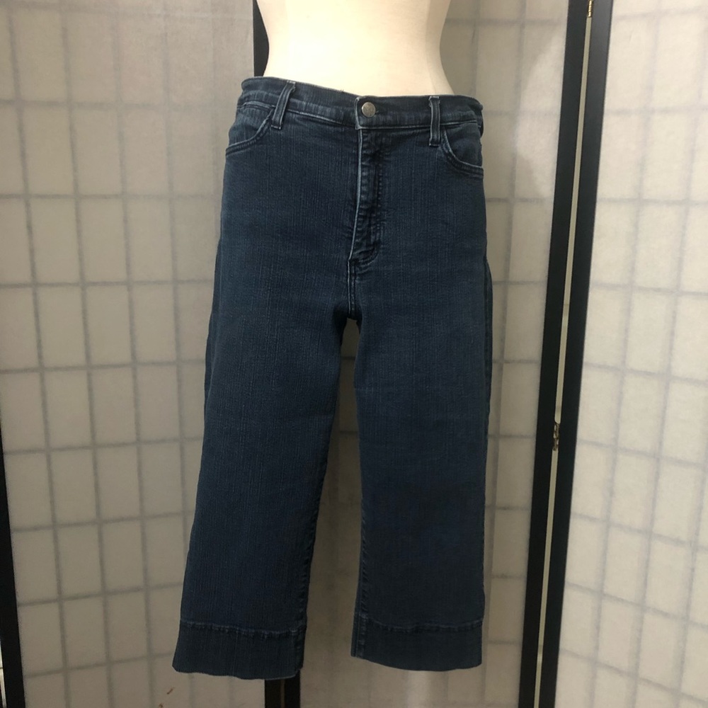 NYDJ Lift&Tuck Capris with designed pockets